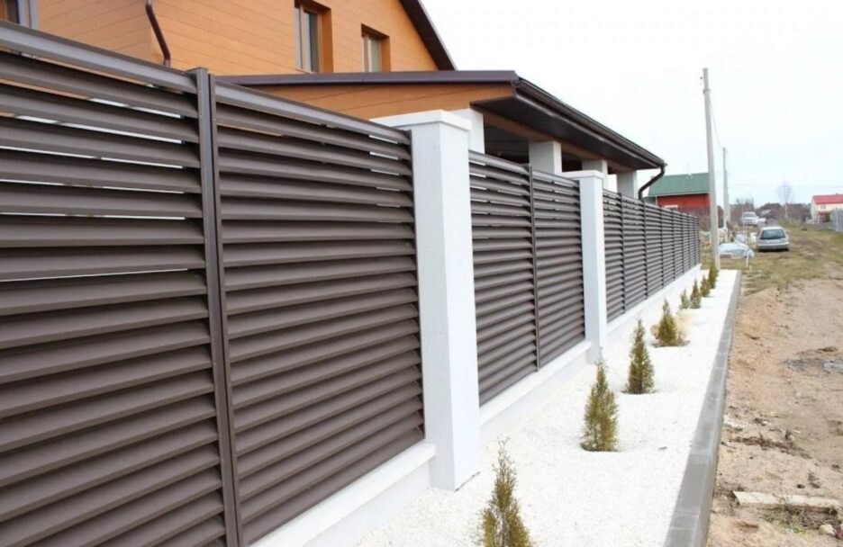 Секционные заборы жалюзи